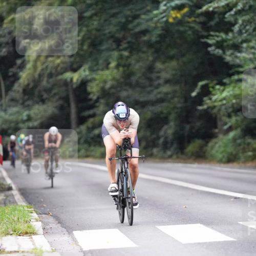 14.09.2025 - Stadtparktriathlon Michael Burmester http://msf.ph/oto/8907854 14.09.2025 09:23:01 Radfahren 303, 336, 460, 462, 478 meine-sportfotos.de