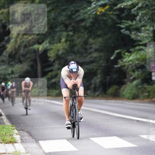 14.09.2025 - Stadtparktriathlon Michael Burmester http://msf.ph/oto/8907855 14.09.2025 09:23:01 Radfahren 303, 336, 460, 462, 478 meine-sportfotos.de