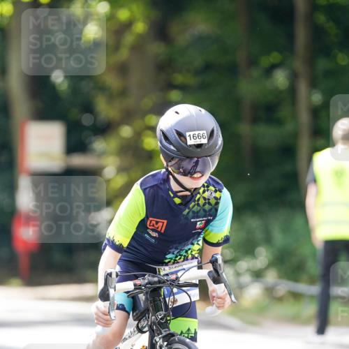 14.09.2025 - Stadtparktriathlon Michael Burmester http://msf.ph/oto/8907869 14.09.2025 13:47:11 Radfahren 1666 meine-sportfotos.de
