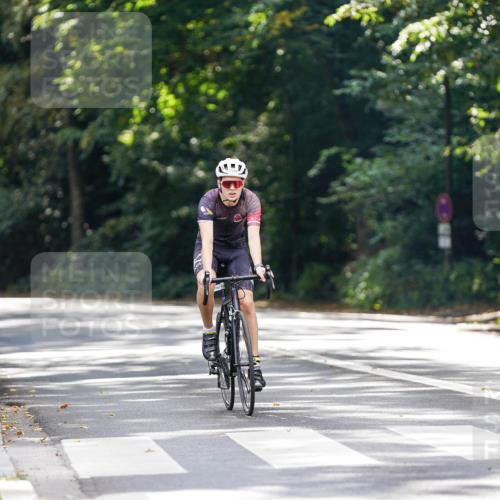 14.09.2025 - Stadtparktriathlon Michael Burmester http://msf.ph/oto/8907878 14.09.2025 13:47:38 Radfahren 1429, 1542 meine-sportfotos.de