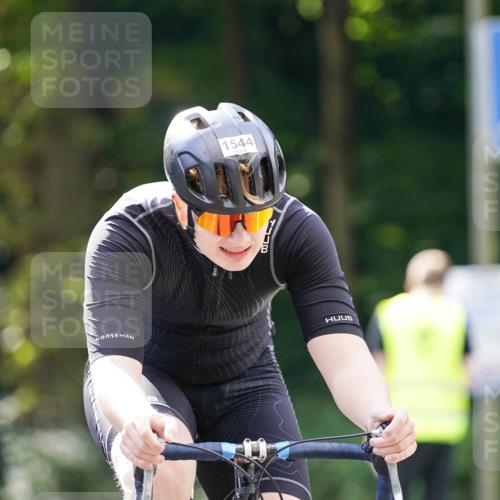 14.09.2025 - Stadtparktriathlon Michael Burmester http://msf.ph/oto/8907894 14.09.2025 13:48:17 Radfahren 1539, 1544, 1561 meine-sportfotos.de