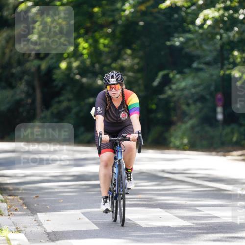 14.09.2025 - Stadtparktriathlon Michael Burmester http://msf.ph/oto/8907901 14.09.2025 13:48:46 Radfahren 1528 meine-sportfotos.de