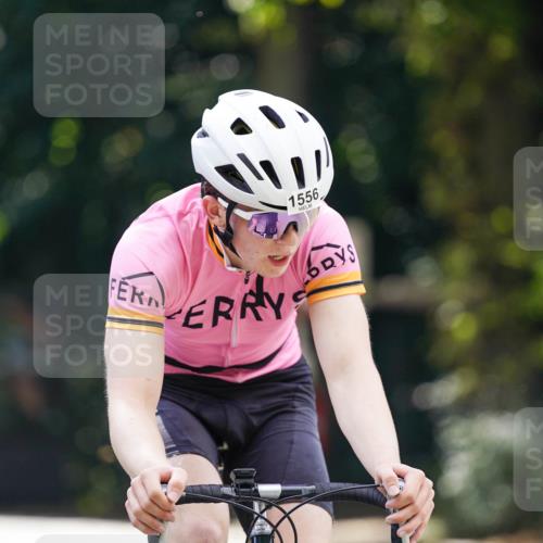 14.09.2025 - Stadtparktriathlon Michael Burmester http://msf.ph/oto/8907909 14.09.2025 13:49:01 Radfahren 1556 meine-sportfotos.de