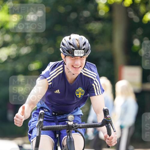 14.09.2025 - Stadtparktriathlon Michael Burmester http://msf.ph/oto/8907916 14.09.2025 13:49:23 Radfahren 1559 meine-sportfotos.de