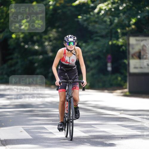 14.09.2025 - Stadtparktriathlon Michael Burmester http://msf.ph/oto/8907924 14.09.2025 13:50:11 Radfahren 1531 meine-sportfotos.de