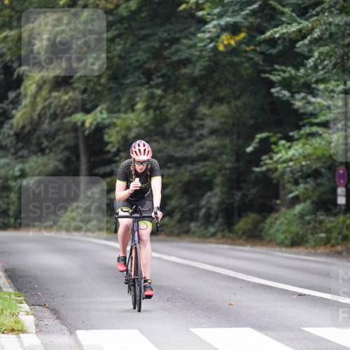 14.09.2025 - Stadtparktriathlon Michael Burmester http://msf.ph/oto/8907942 14.09.2025 09:23:42 Radfahren 350, 399, 457, 488 meine-sportfotos.de