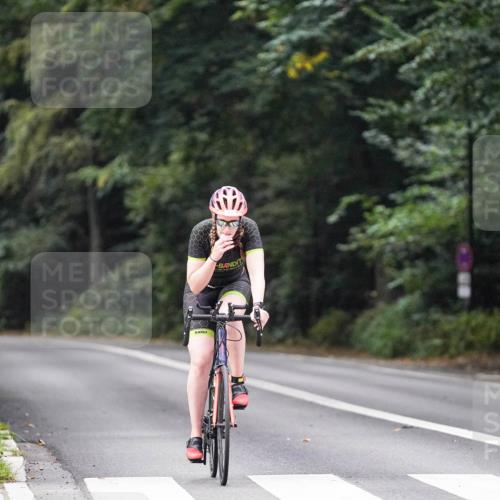 14.09.2025 - Stadtparktriathlon Michael Burmester http://msf.ph/oto/8907944 14.09.2025 09:23:43 Radfahren 350, 399, 457, 488 meine-sportfotos.de