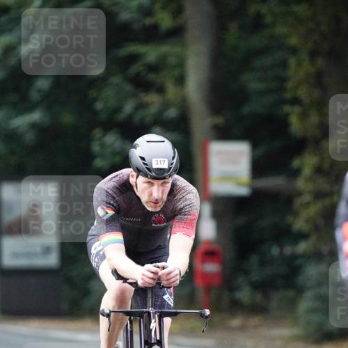 14.09.2025 - Stadtparktriathlon Michael Burmester http://msf.ph/oto/8907977 14.09.2025 09:24:31 Radfahren 317, 378, 465, 476 meine-sportfotos.de