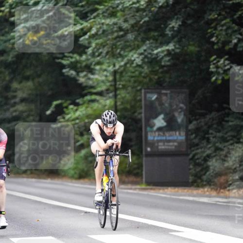 14.09.2025 - Stadtparktriathlon Michael Burmester http://msf.ph/oto/8907984 14.09.2025 09:24:39 Radfahren 321, 378, 405 meine-sportfotos.de
