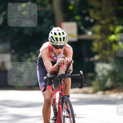 14.09.2025 - Stadtparktriathlon Michael Burmester http://msf.ph/oto/8908000 14.09.2025 13:52:27 Radfahren 1661, 1681 meine-sportfotos.de