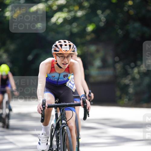 14.09.2025 - Stadtparktriathlon Michael Burmester http://msf.ph/oto/8908010 14.09.2025 13:52:35 Radfahren 1534, 1553, 1650, 1661, 1662, 1663 meine-sportfotos.de