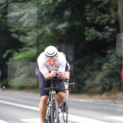 14.09.2025 - Stadtparktriathlon Michael Burmester http://msf.ph/oto/8908014 14.09.2025 09:25:17 Radfahren 322, 397, 468, 493, 502 meine-sportfotos.de