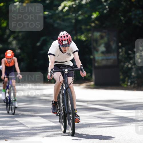 14.09.2025 - Stadtparktriathlon Michael Burmester http://msf.ph/oto/8908017 14.09.2025 13:52:39 Radfahren 1534, 1553, 1650, 1661, 1662, 1663 meine-sportfotos.de
