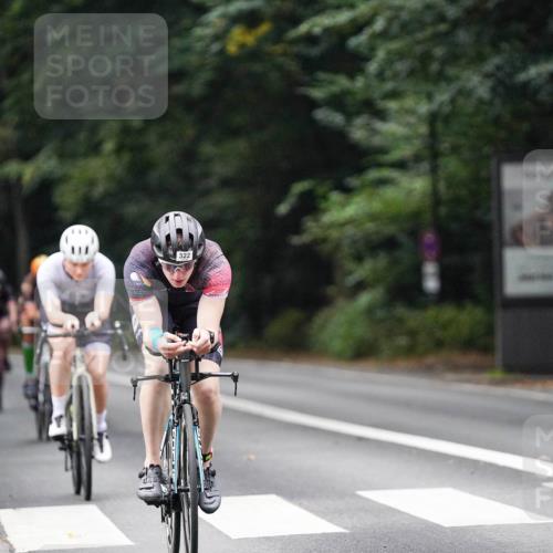 14.09.2025 - Stadtparktriathlon Michael Burmester http://msf.ph/oto/8908024 14.09.2025 09:25:25 Radfahren 322, 422, 431, 452, 475, 499 meine-sportfotos.de
