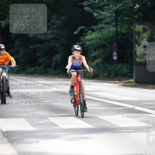 14.09.2025 - Stadtparktriathlon Michael Burmester http://msf.ph/oto/8908172 14.09.2025 13:55:11 Radfahren 1675, 1676, 1689 meine-sportfotos.de