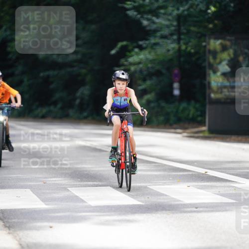 14.09.2025 - Stadtparktriathlon Michael Burmester http://msf.ph/oto/8908174 14.09.2025 13:55:11 Radfahren 1675, 1676, 1689 meine-sportfotos.de