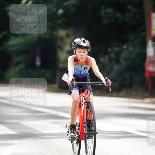 14.09.2025 - Stadtparktriathlon Michael Burmester http://msf.ph/oto/8908178 14.09.2025 13:55:12 Radfahren 1675, 1676, 1689 meine-sportfotos.de