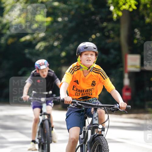 14.09.2025 - Stadtparktriathlon Michael Burmester http://msf.ph/oto/8908186 14.09.2025 13:55:15 Radfahren 1675, 1676, 1689 meine-sportfotos.de