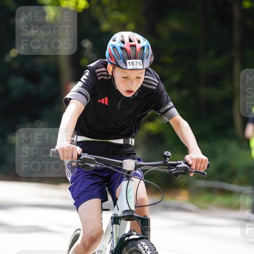 14.09.2025 - Stadtparktriathlon Michael Burmester http://msf.ph/oto/8908192 14.09.2025 13:55:16 Radfahren 1675, 1676, 1689 meine-sportfotos.de