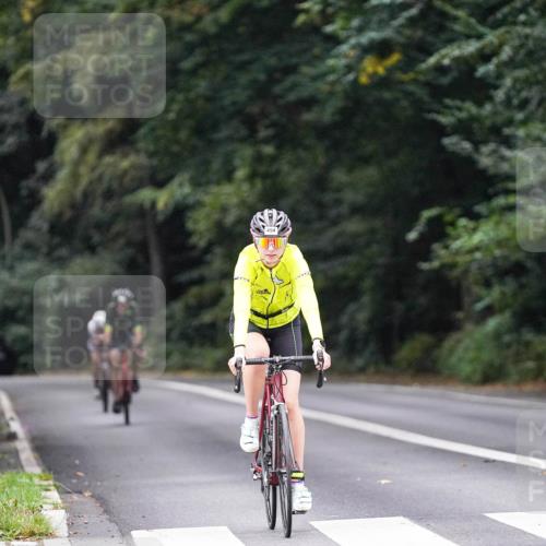 14.09.2025 - Stadtparktriathlon Michael Burmester http://msf.ph/oto/8908194 14.09.2025 09:27:17 Radfahren 359, 438, 469, 494 meine-sportfotos.de