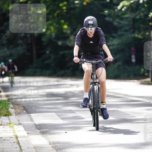 14.09.2025 - Stadtparktriathlon Michael Burmester http://msf.ph/oto/8908195 14.09.2025 13:55:45 Radfahren 1549 meine-sportfotos.de