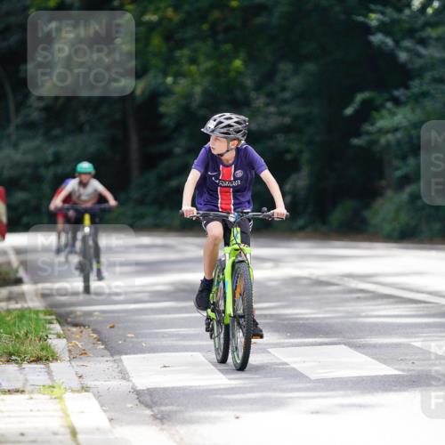 14.09.2025 - Stadtparktriathlon Michael Burmester http://msf.ph/oto/8908199 14.09.2025 13:55:52 Radfahren 1549, 1572, 1635, 1674 meine-sportfotos.de
