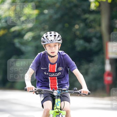 14.09.2025 - Stadtparktriathlon Michael Burmester http://msf.ph/oto/8908203 14.09.2025 13:55:54 Radfahren 1572, 1635, 1674 meine-sportfotos.de