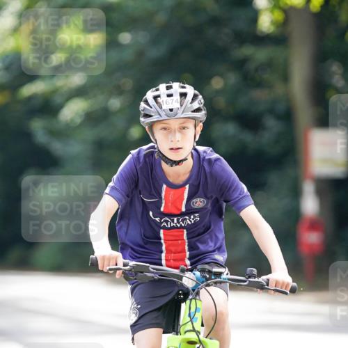 14.09.2025 - Stadtparktriathlon Michael Burmester http://msf.ph/oto/8908205 14.09.2025 13:55:54 Radfahren 1572, 1635, 1674 meine-sportfotos.de