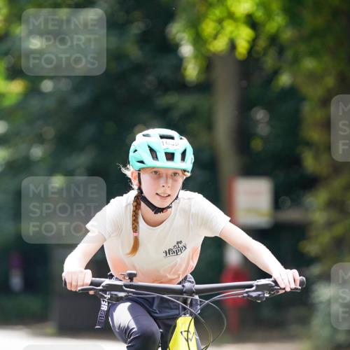 14.09.2025 - Stadtparktriathlon Michael Burmester http://msf.ph/oto/8908214 14.09.2025 13:55:57 Radfahren 1572, 1635, 1674 meine-sportfotos.de