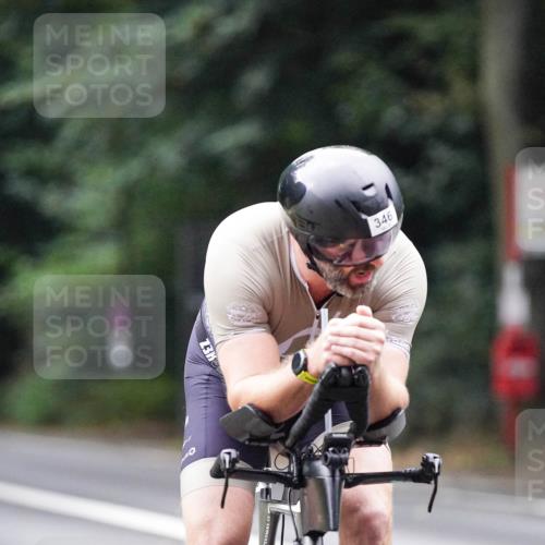 14.09.2025 - Stadtparktriathlon Michael Burmester http://msf.ph/oto/8908217 14.09.2025 09:27:30 Radfahren 346, 379, 467, 473 meine-sportfotos.de