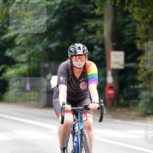 14.09.2025 - Stadtparktriathlon Michael Burmester http://msf.ph/oto/8908264 14.09.2025 13:58:24 Radfahren 1528, 1539 meine-sportfotos.de