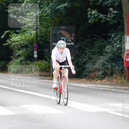 14.09.2025 - Stadtparktriathlon Michael Burmester http://msf.ph/oto/8908274 14.09.2025 13:58:47 Radfahren 1523 meine-sportfotos.de