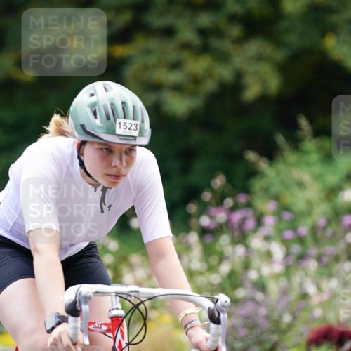 14.09.2025 - Stadtparktriathlon Michael Burmester http://msf.ph/oto/8908276 14.09.2025 13:58:50 Radfahren 1523 meine-sportfotos.de
