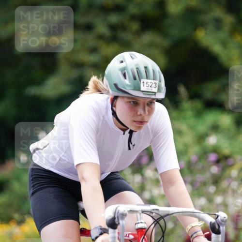 14.09.2025 - Stadtparktriathlon Michael Burmester http://msf.ph/oto/8908278 14.09.2025 13:58:50 Radfahren 1523 meine-sportfotos.de