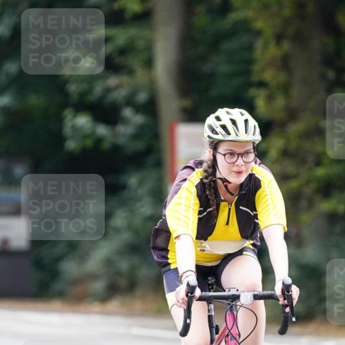 14.09.2025 - Stadtparktriathlon Michael Burmester http://msf.ph/oto/8908289 14.09.2025 14:00:27 Radfahren 1535 meine-sportfotos.de