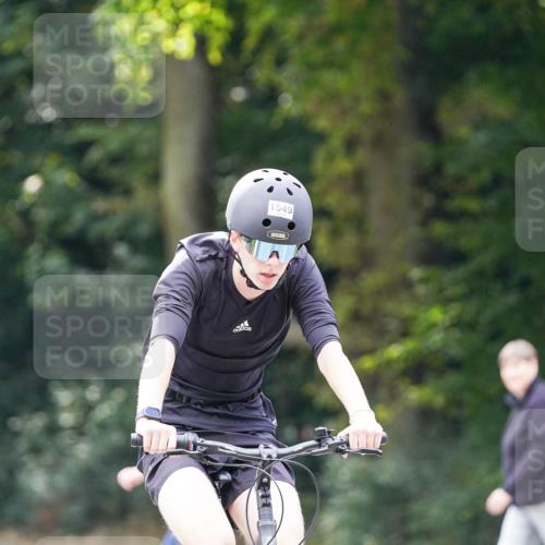 14.09.2025 - Stadtparktriathlon Michael Burmester http://msf.ph/oto/8908308 14.09.2025 14:05:31 Radfahren 1549 meine-sportfotos.de