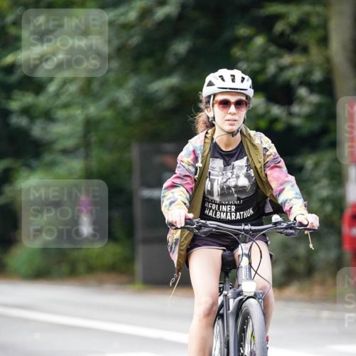14.09.2025 - Stadtparktriathlon Michael Burmester http://msf.ph/oto/8908312 14.09.2025 14:08:04 Radfahren 1422 meine-sportfotos.de