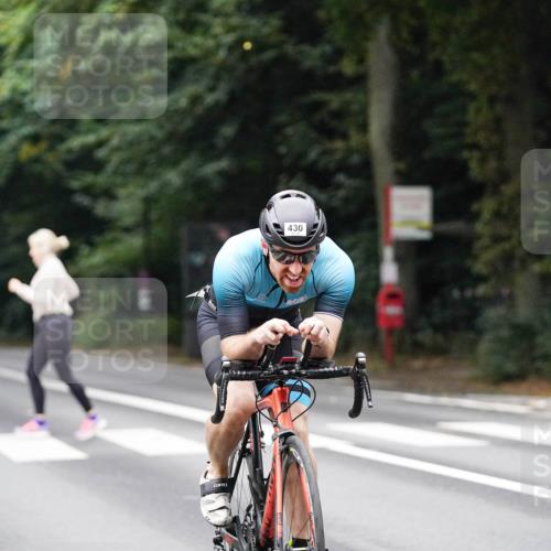14.09.2025 - Stadtparktriathlon Michael Burmester http://msf.ph/oto/8908313 14.09.2025 09:28:31 Radfahren 311, 382, 400, 414, 423, 430, 435 meine-sportfotos.de