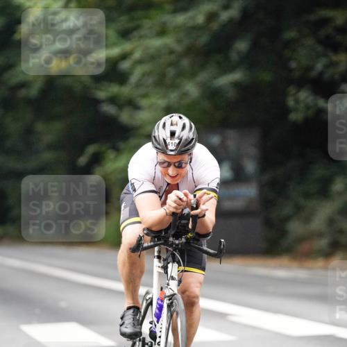 14.09.2025 - Stadtparktriathlon Michael Burmester http://msf.ph/oto/8908319 14.09.2025 09:28:47 Radfahren 398, 410 meine-sportfotos.de