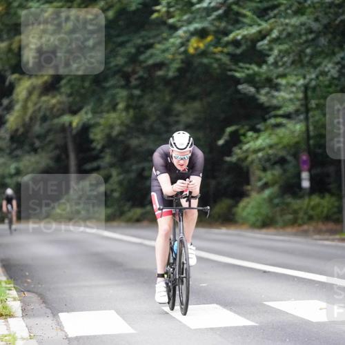 14.09.2025 - Stadtparktriathlon Michael Burmester http://msf.ph/oto/8908326 14.09.2025 09:28:50 Radfahren 398, 410, 504 meine-sportfotos.de