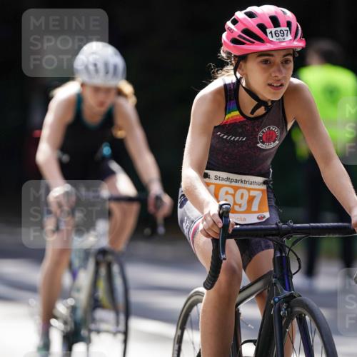 14.09.2025 - Stadtparktriathlon Michael Burmester http://msf.ph/oto/8908369 14.09.2025 14:25:08 Radfahren 1697, 1703, 1732, 1775, 1776, 1788 meine-sportfotos.de