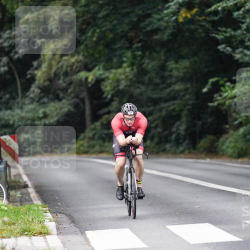 14.09.2025 - Stadtparktriathlon Michael Burmester http://msf.ph/oto/8908413 14.09.2025 09:30:05 Radfahren 394, 412, 450, 484 meine-sportfotos.de