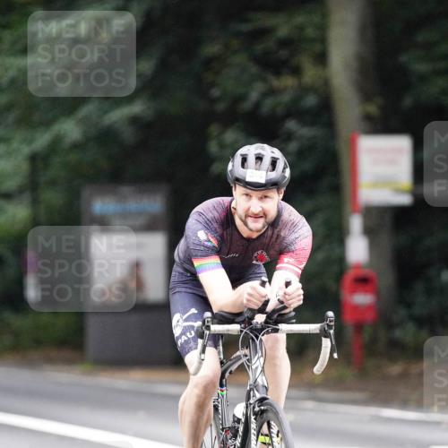 14.09.2025 - Stadtparktriathlon Michael Burmester http://msf.ph/oto/8908426 14.09.2025 09:34:54 Radfahren 383, 386, 393, 438, 477, 492 meine-sportfotos.de
