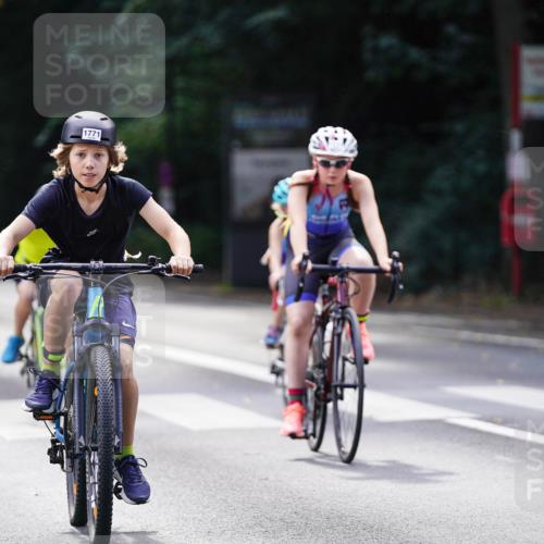 14.09.2025 - Stadtparktriathlon Michael Burmester http://msf.ph/oto/8908427 14.09.2025 14:25:30 Radfahren 1693, 1702, 1707, 1711, 1723, 1724, 1725, 1729, 1739, 1741, 1759, 1766, 1769, 1771, 1780, 1864 meine-sportfotos.de