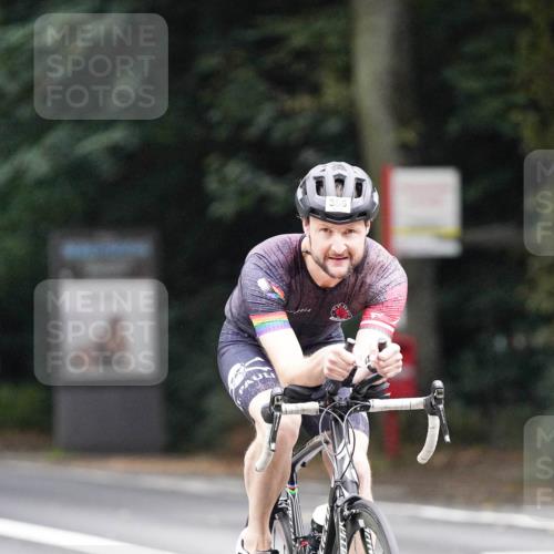 14.09.2025 - Stadtparktriathlon Michael Burmester http://msf.ph/oto/8908428 14.09.2025 09:34:54 Radfahren 383, 386, 393, 438, 477, 492 meine-sportfotos.de