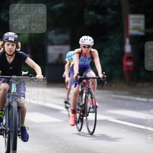 14.09.2025 - Stadtparktriathlon Michael Burmester http://msf.ph/oto/8908429 14.09.2025 14:25:30 Radfahren 1693, 1702, 1707, 1711, 1723, 1724, 1725, 1729, 1739, 1741, 1759, 1766, 1769, 1771, 1780, 1864 meine-sportfotos.de