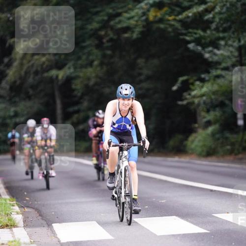 14.09.2025 - Stadtparktriathlon Michael Burmester http://msf.ph/oto/8908439 14.09.2025 09:35:06 Radfahren 400, 430, 445, 456, 506 meine-sportfotos.de