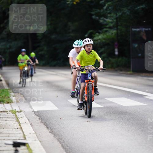 14.09.2025 - Stadtparktriathlon Michael Burmester http://msf.ph/oto/8908473 14.09.2025 14:25:44 Radfahren 1692, 1710, 1736, 1745, 1753, 1755, 1777, 1783 meine-sportfotos.de