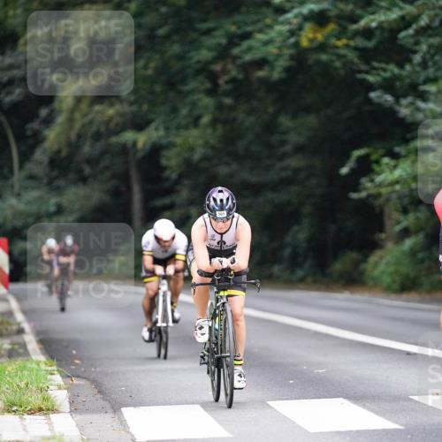 14.09.2025 - Stadtparktriathlon Michael Burmester http://msf.ph/oto/8908487 14.09.2025 09:35:49 Radfahren 392, 406, 460, 462, 487, 505 meine-sportfotos.de