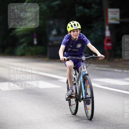 14.09.2025 - Stadtparktriathlon Michael Burmester http://msf.ph/oto/8908490 14.09.2025 14:25:49 Radfahren 1710, 1745, 1755, 1777 meine-sportfotos.de